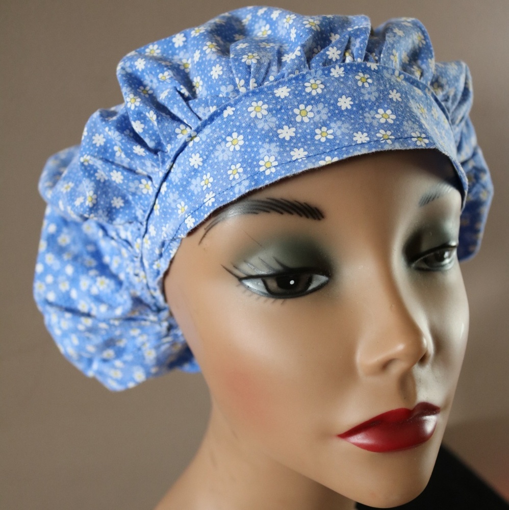 Daisy scrub hat